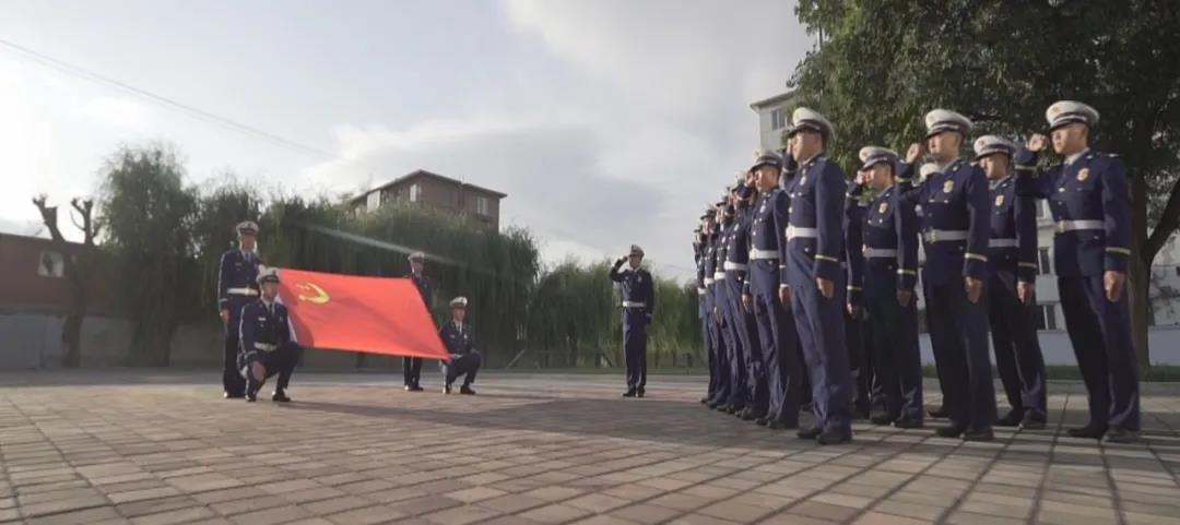 高科技产品的时代先锋，章为党引领未来生活新潮流