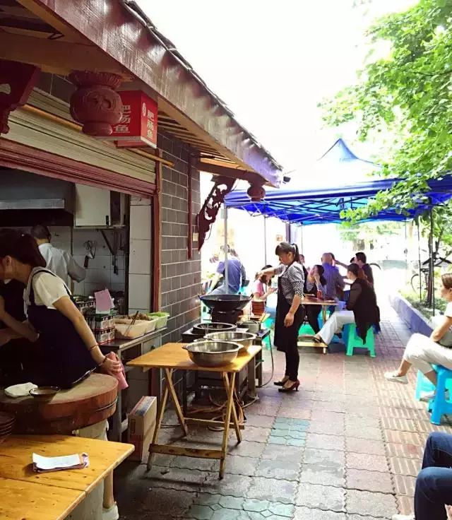 崔比赛，小巷中的美食秘境