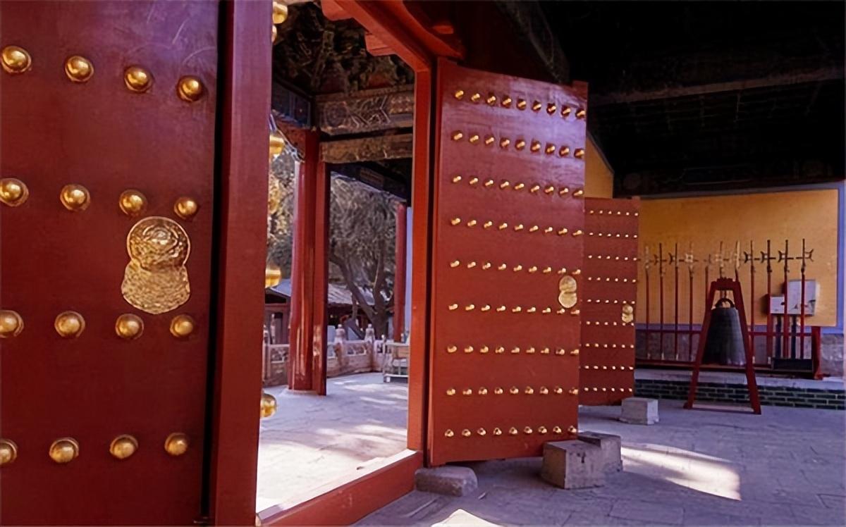 中国最新隐形战机，自然美景下的心灵之旅